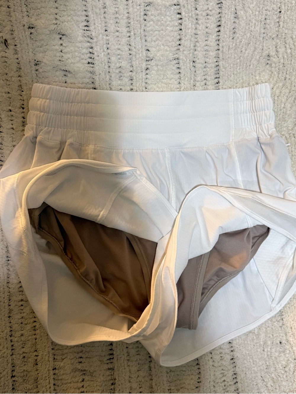 Lululemon Hotty Hot High-Rise Lined Shorts White Running Athletic Size 4 - Picture 9 of 13